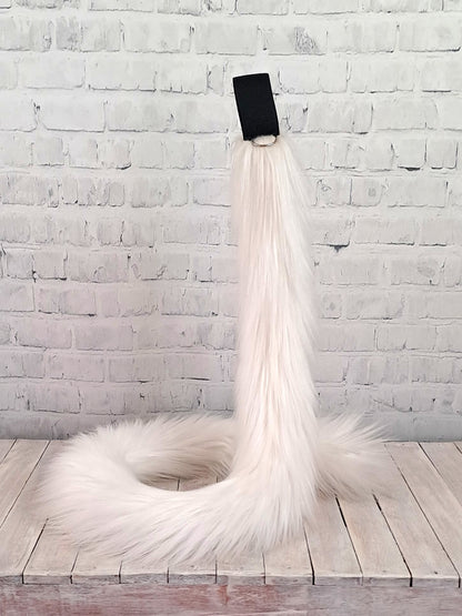 Snowy Cat Tail (posable)